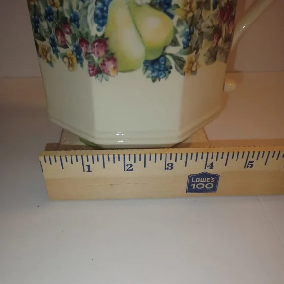 Pitcher - Picture 7 of 8